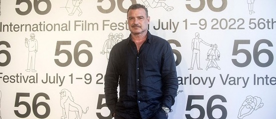Liev Schreiber na festivalu v KV Liev Schreiber na festivalu v KV