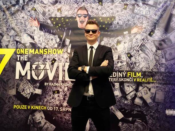 Celovečerní film Kazmy Kazmitche ONEMANSHOW: The Movie