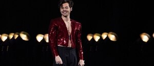 Sexy britský zpěvák Harry Styles vás naučí poslouchat pop Sexy britský zpěvák Harry Styles vás naučí poslouchat pop