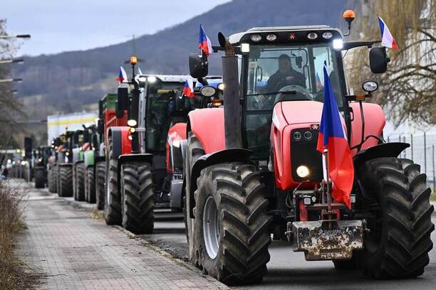 Protest zemědělců Praha (19.2.2024): Traktory v Praze, problémy v dopravě