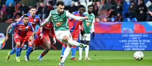 Sebastián Nebyla střílí penaltu v posledním zápase Jablonce v Plzni