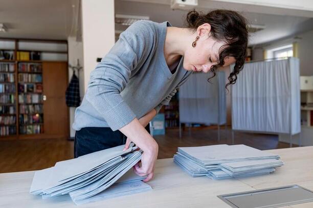 Korespondenční volba 2025: Jak volit ze zahraničí? Návod krok za krokem