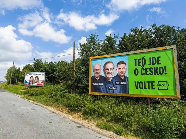 Předvolbní billboardy SPD a SPOLU